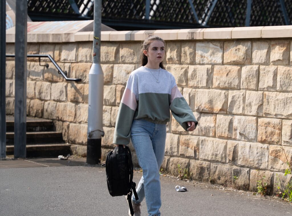 April carries out a job for Ray in Emmerdale